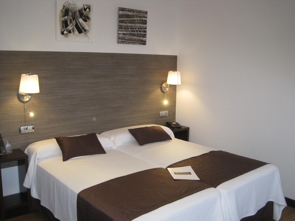 Suites Coruna A Coruna Bagian luar foto